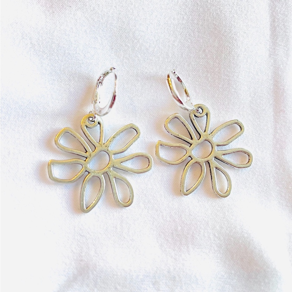 Silver Flower Earrings 925 Silver Huggies Hoops Daisy Dangle